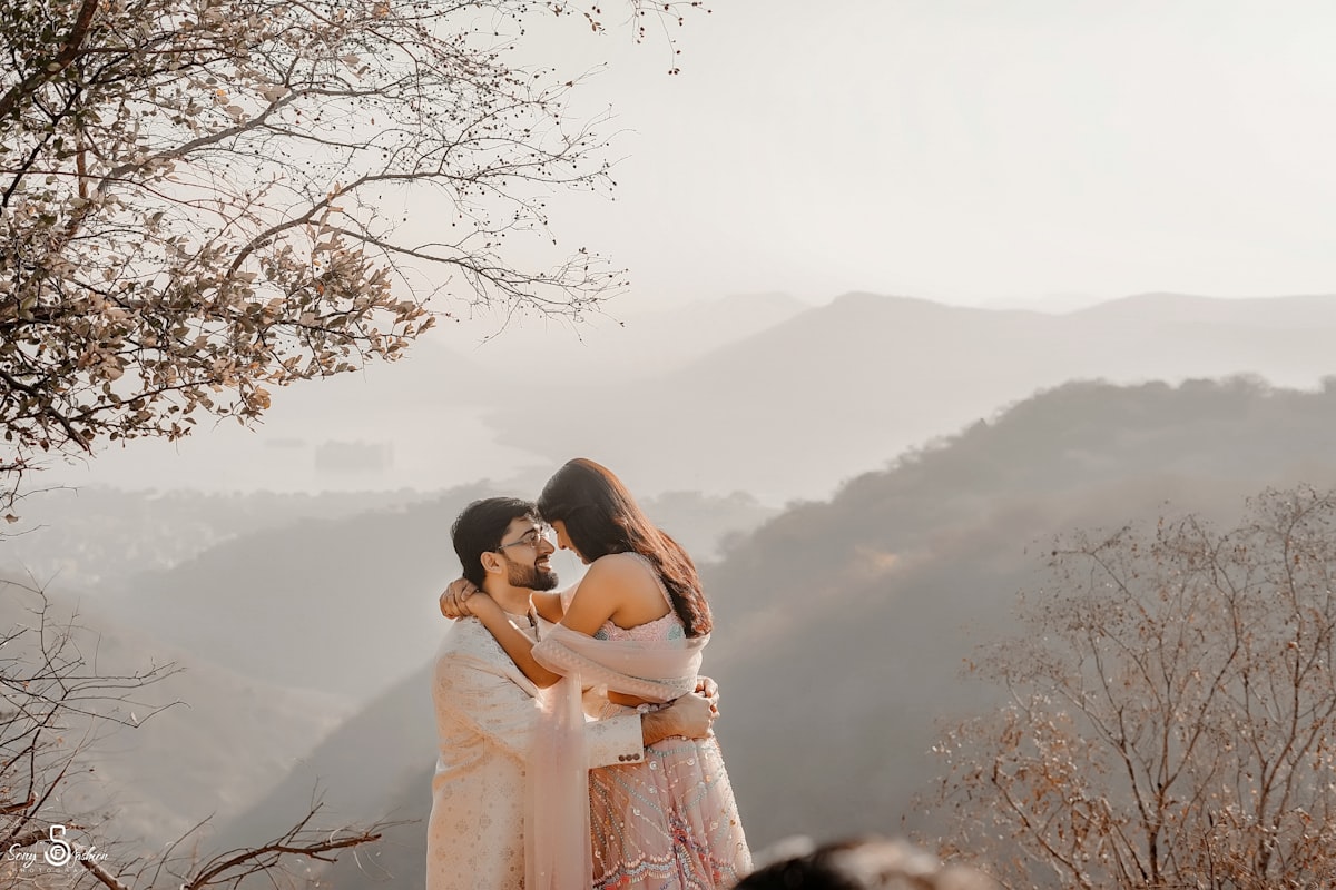 Review: When The Stars Gossip — A Romantic Drama Set in Space That Steals Hearts