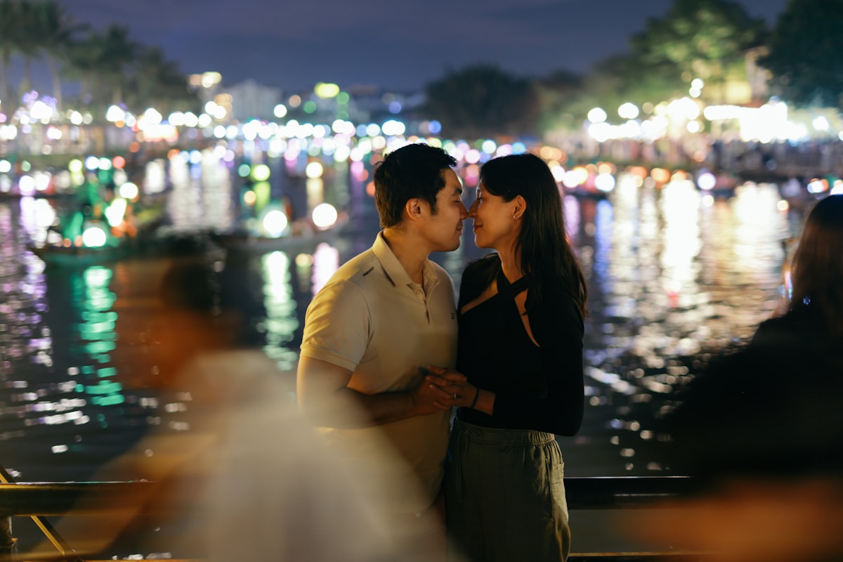 Review: Emergency Landing in Love Next Door — Can Your Neighbour Become Your Soulmate?